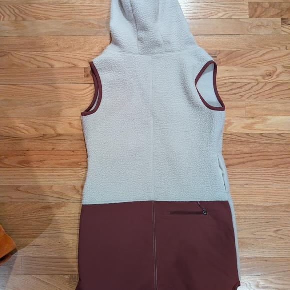 Title Nine Soft Tan Fleece Vest - Picture 4 of 8